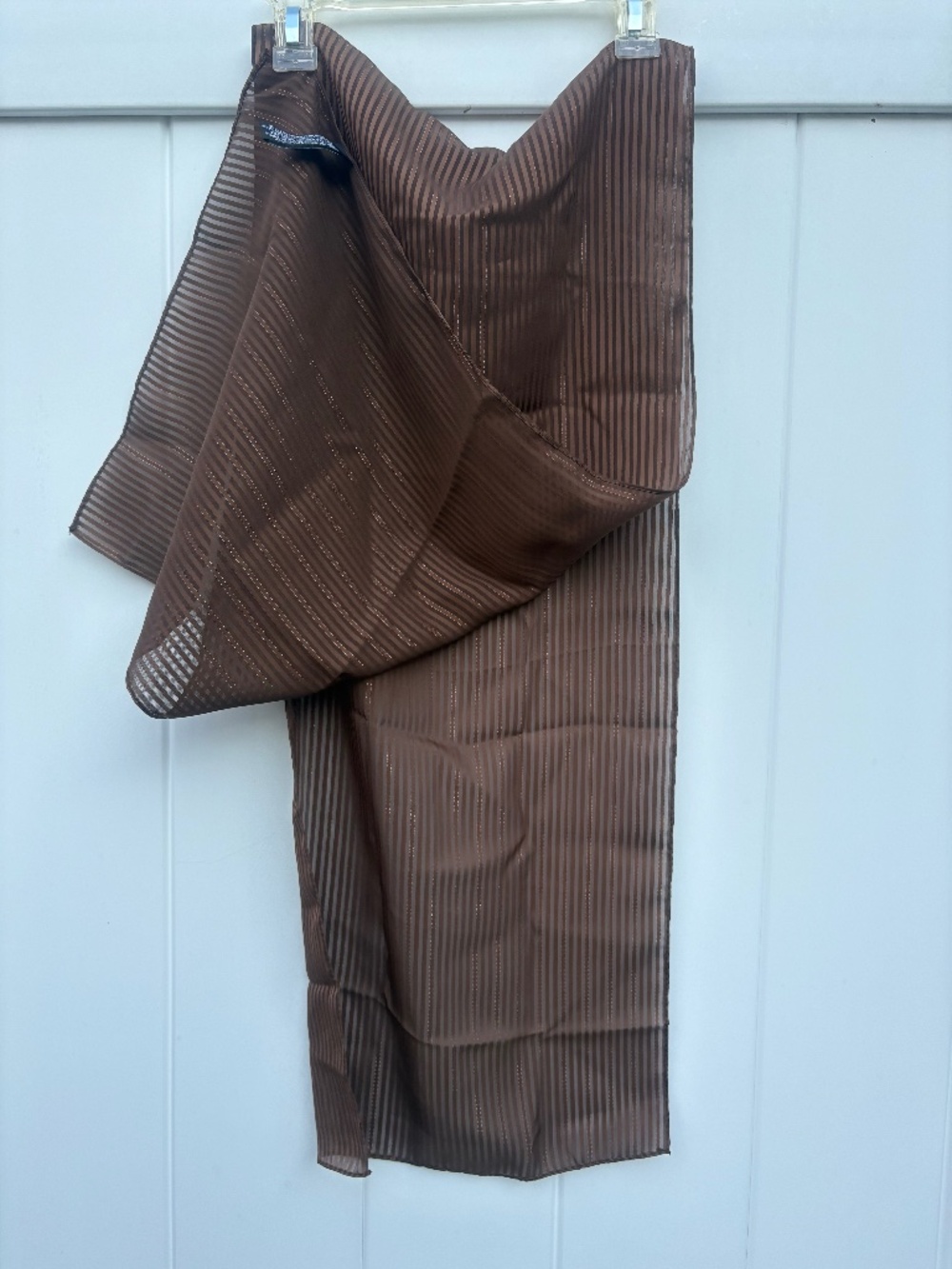 Brown scarf with metallic stripe